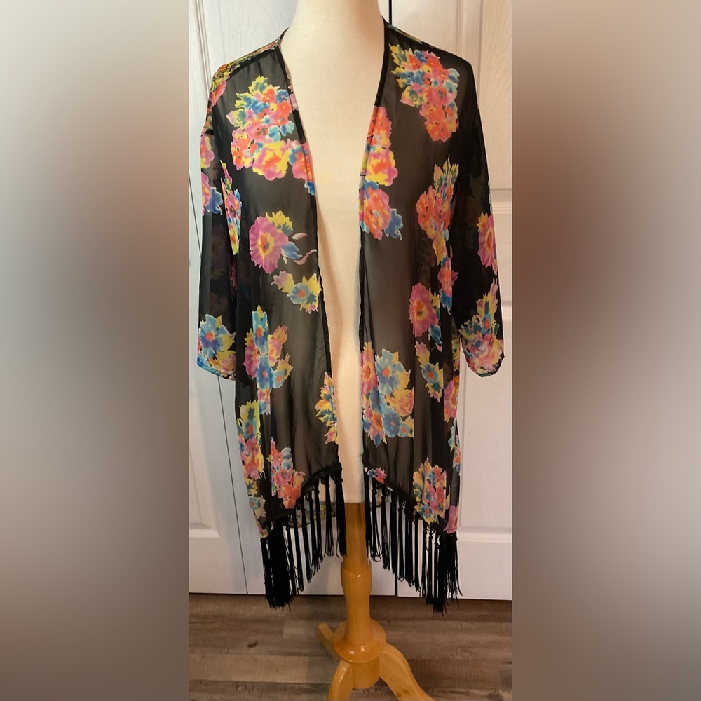 West Kei Floral Kimono Semi Sheer‎ Open Front Boho Size Medium